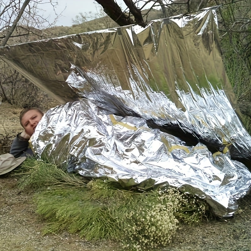 Erste-Hilfe-Set, Rettungsdecke und Notfallpfeife